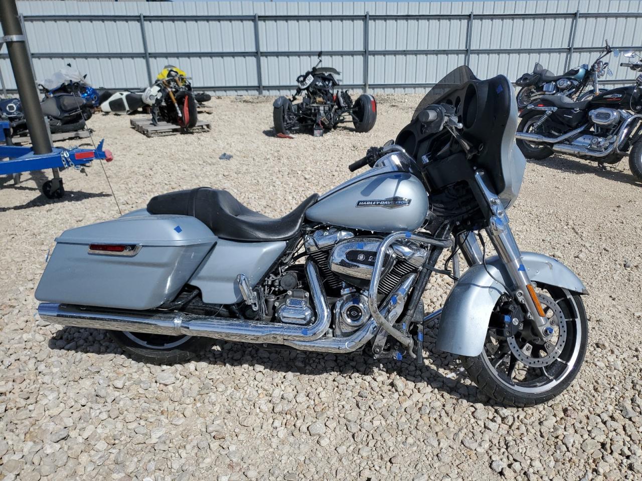 Taylor, TX에서 판매 중인 2023 Harley-Davidson Flhx - Front End