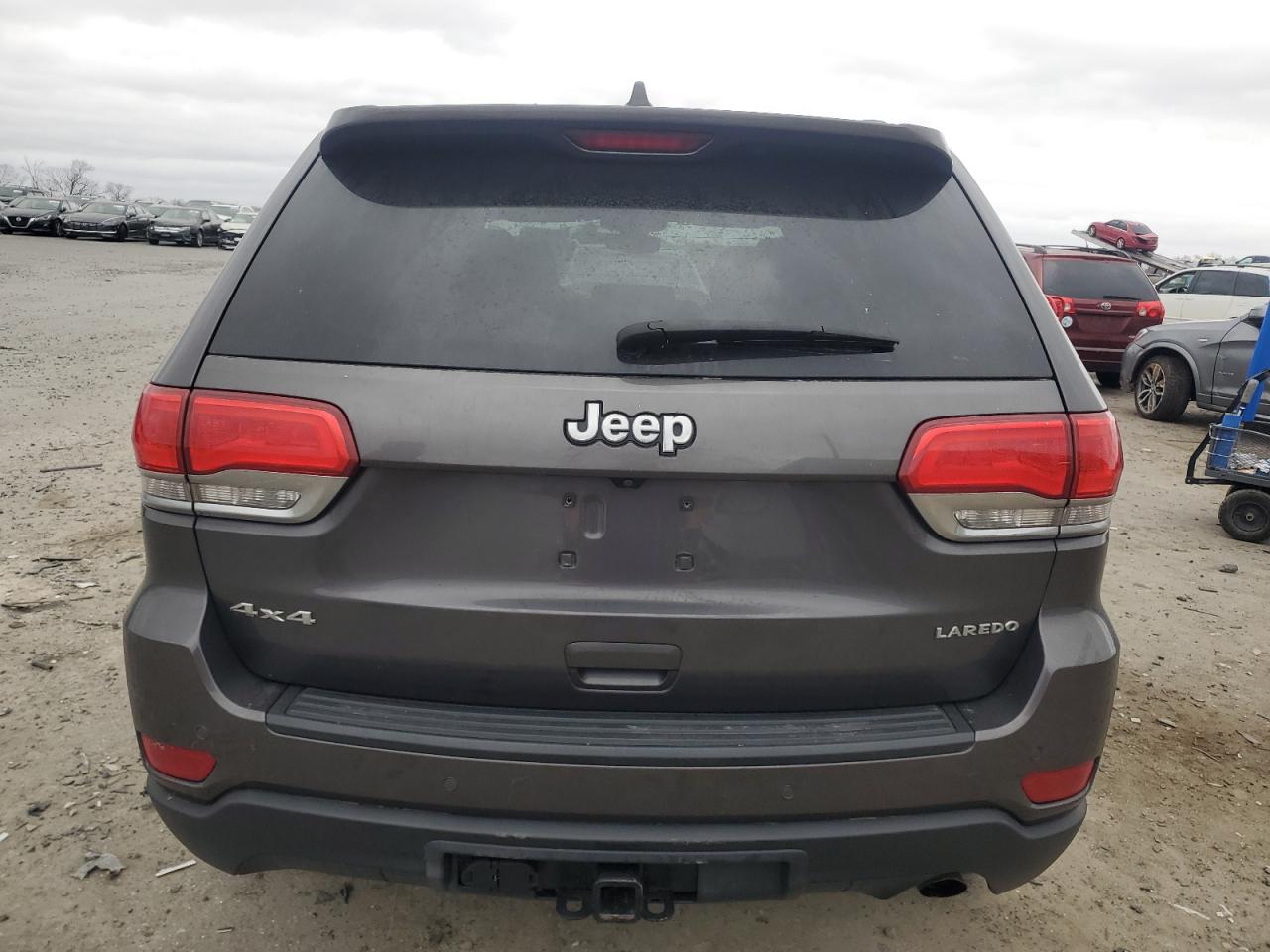 2017 Jeep Grand Cherokee - Image 6