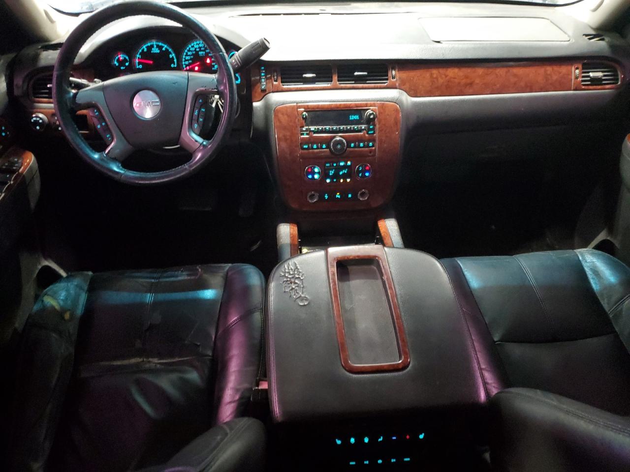 2011 GMC Yukon - Image 8