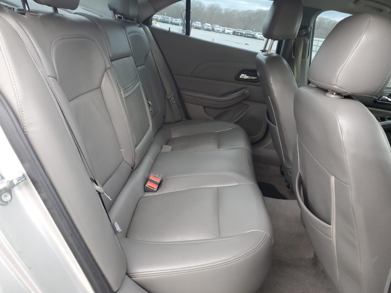 2015 Chevrolet Malibu - Image 10