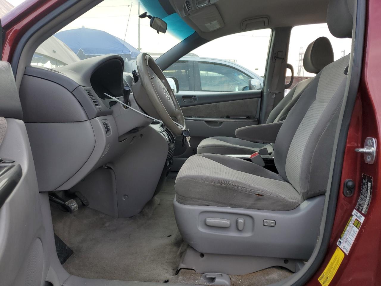 2009 Toyota Sienna - Image 7