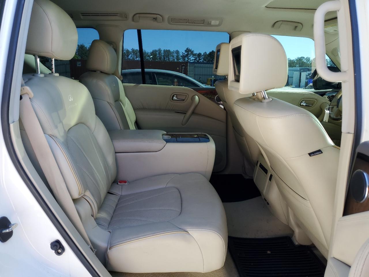 2014 Infiniti QX80 - Image 11