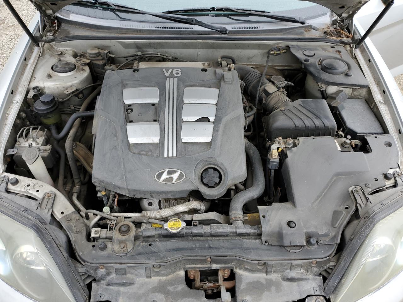 2003 Hyundai Tiburon - Image 12