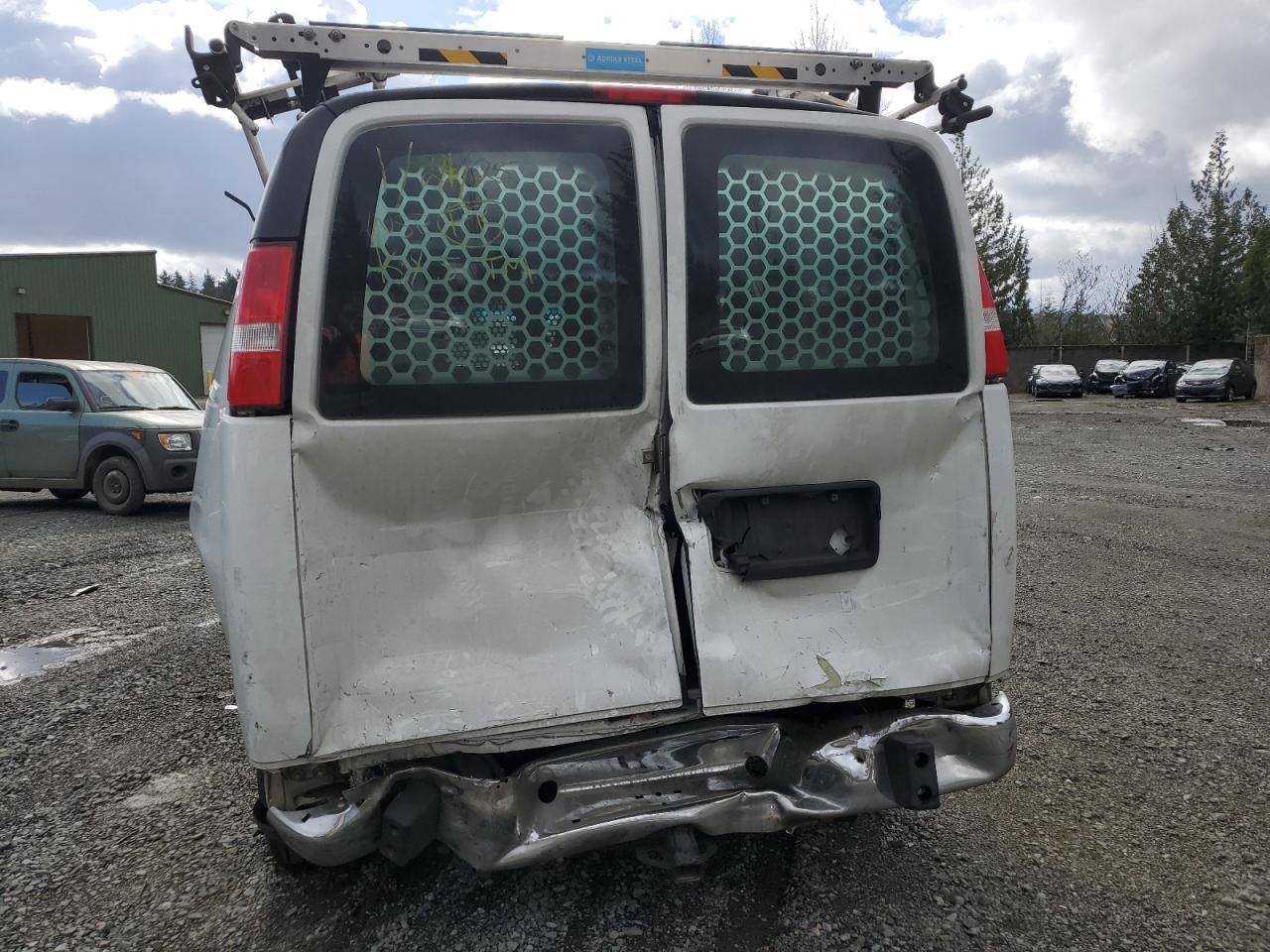 2018 Chevrolet Express - Image 6