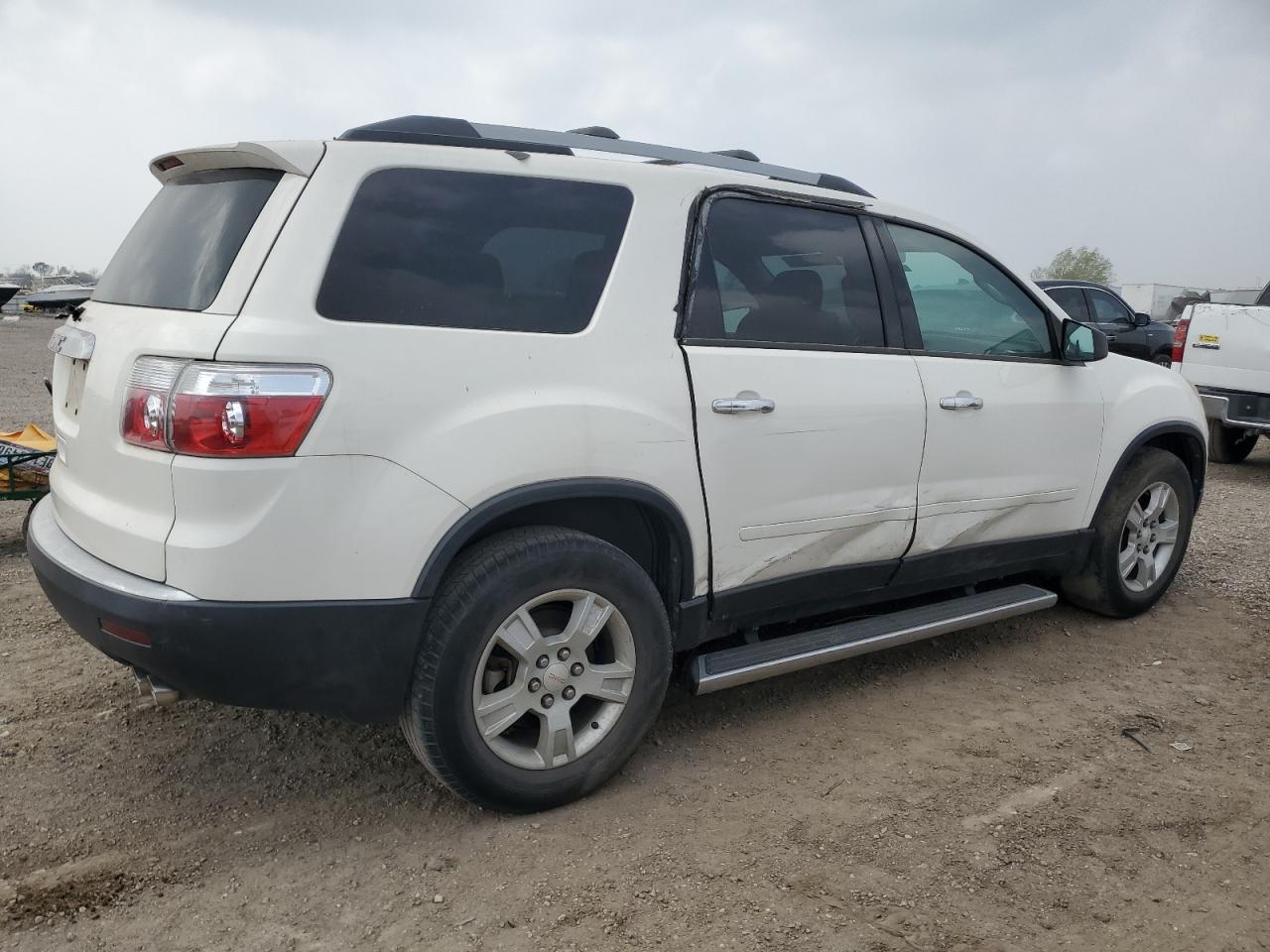 2011 GMC Acadia - Image 3