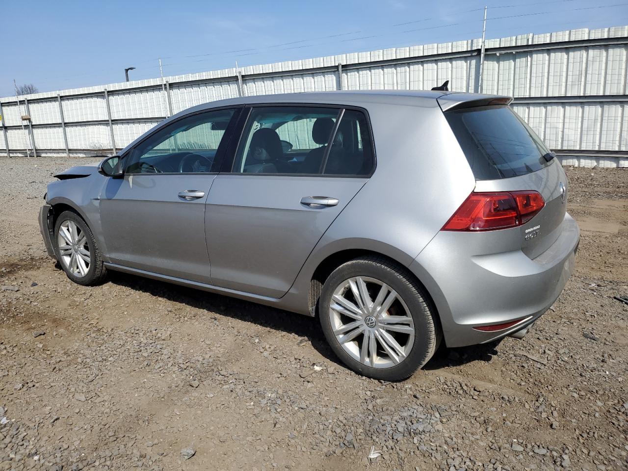 2015 Volkswagen Golf - Image 2