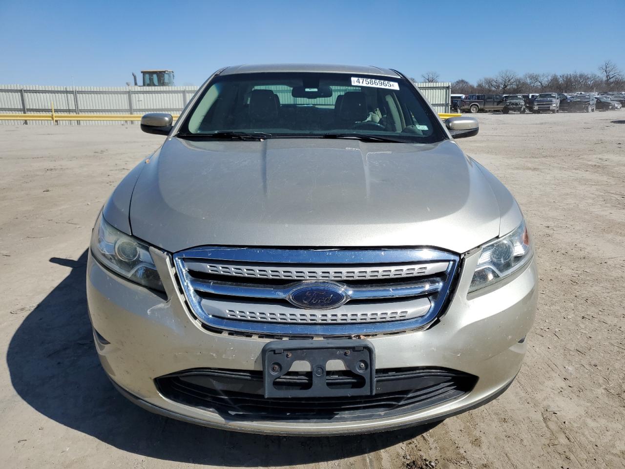 2010 Ford Taurus - Image 5