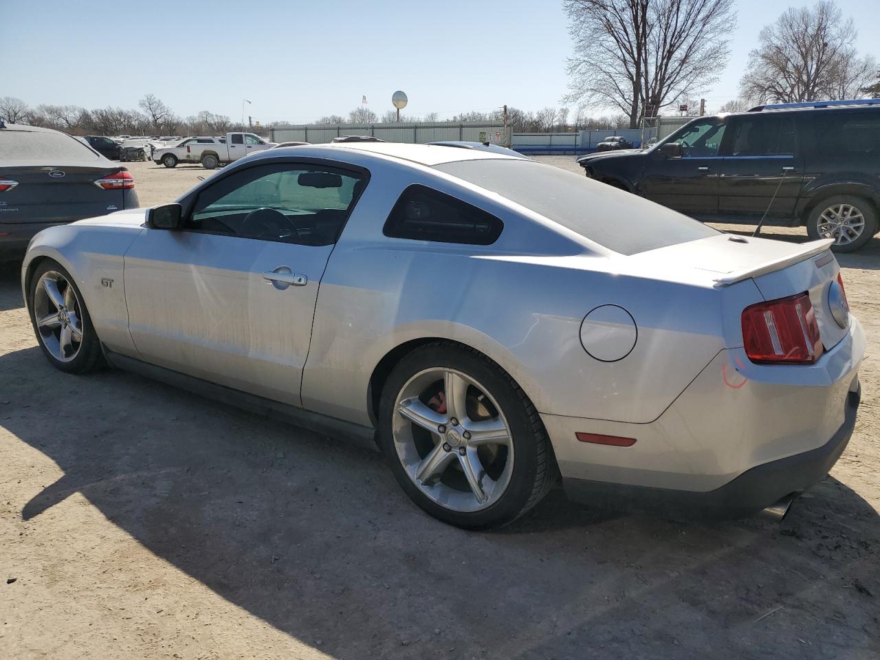2010 Ford Mustang - Image 2