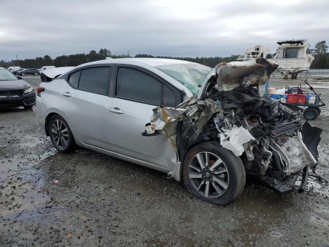 NISSAN VERSA 2021 Srebrny