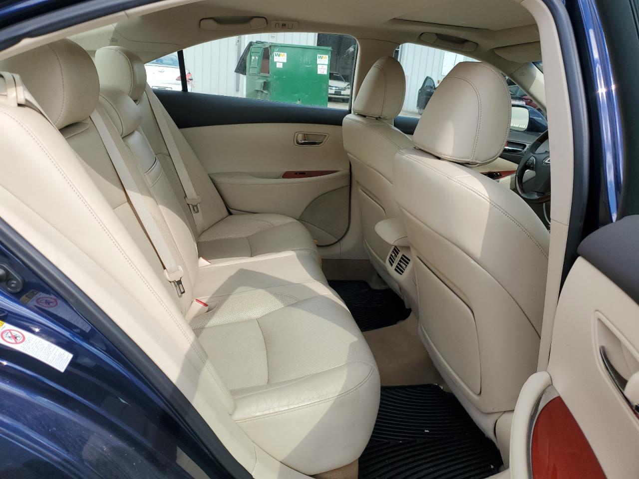2012 Lexus ES - Image 10
