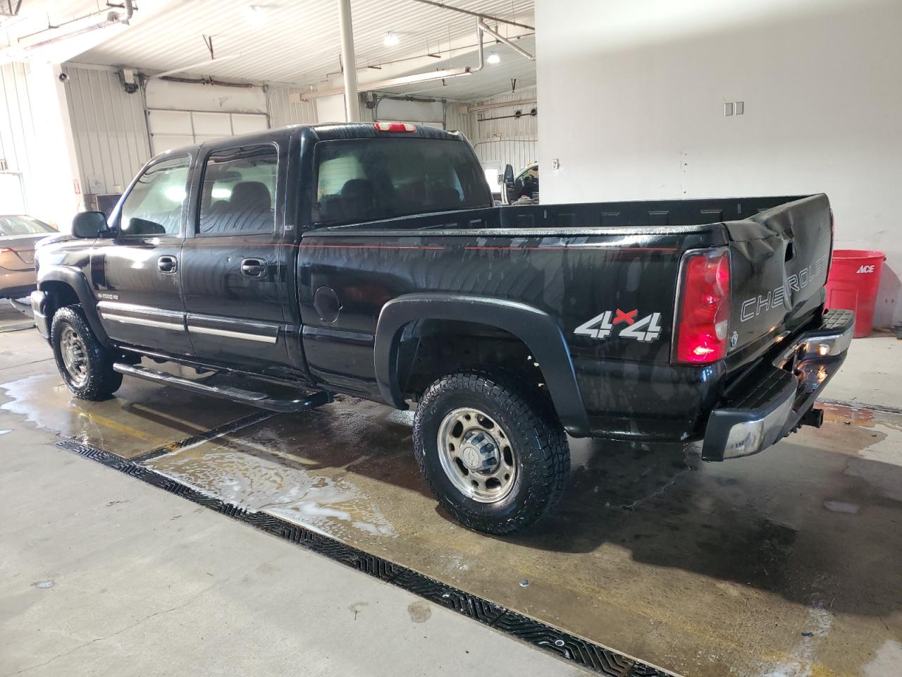 2007 Chevrolet Silverado - Image 2