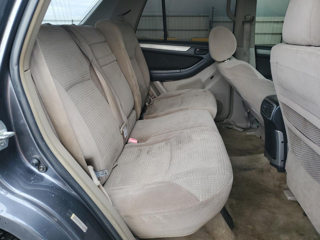 2004 Toyota 4Runner - Image 11