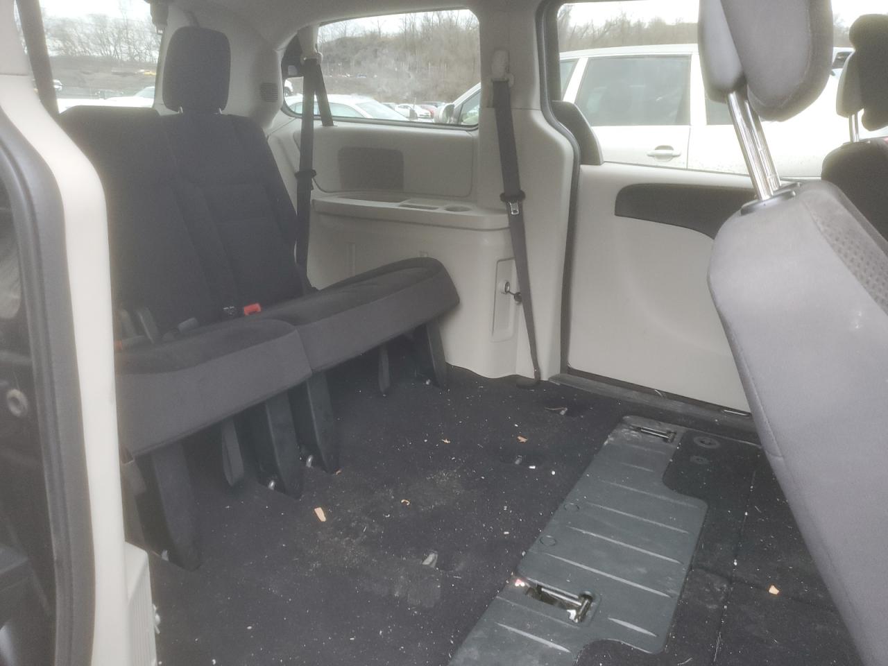 2018 Dodge Caravan - Image 11