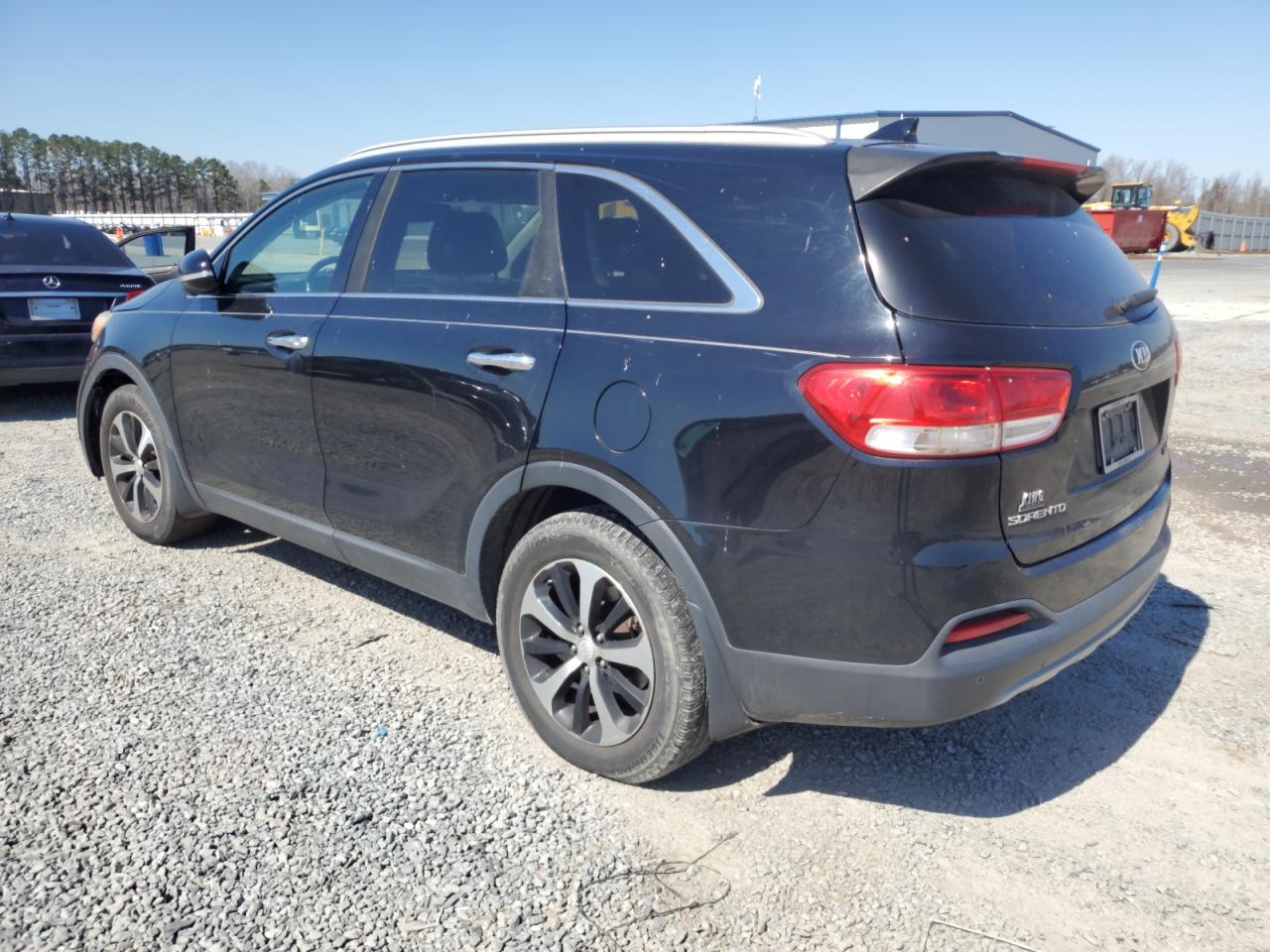 2016 Kia Sorento - Image 2