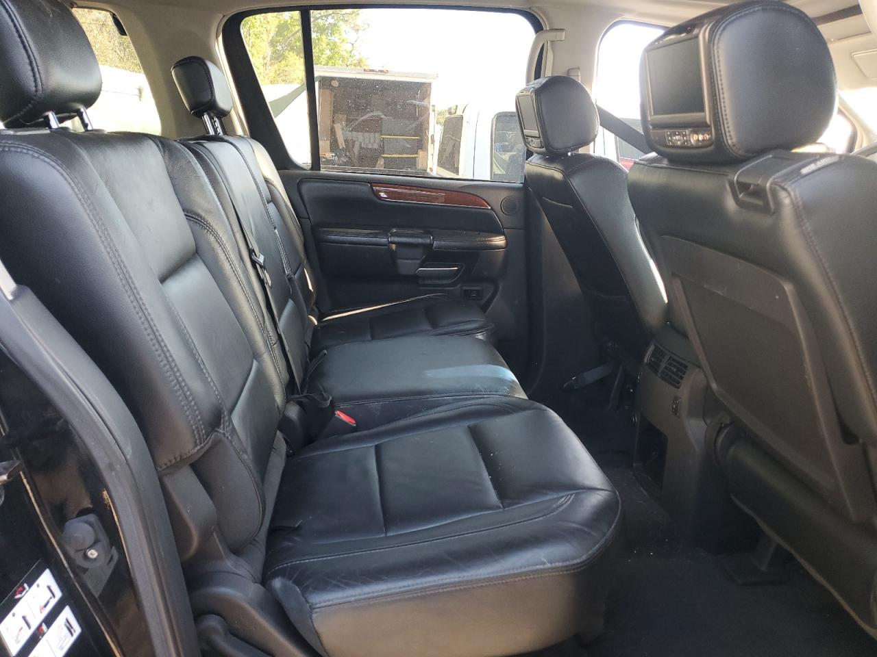 2010 Infiniti QX56 - Image 11