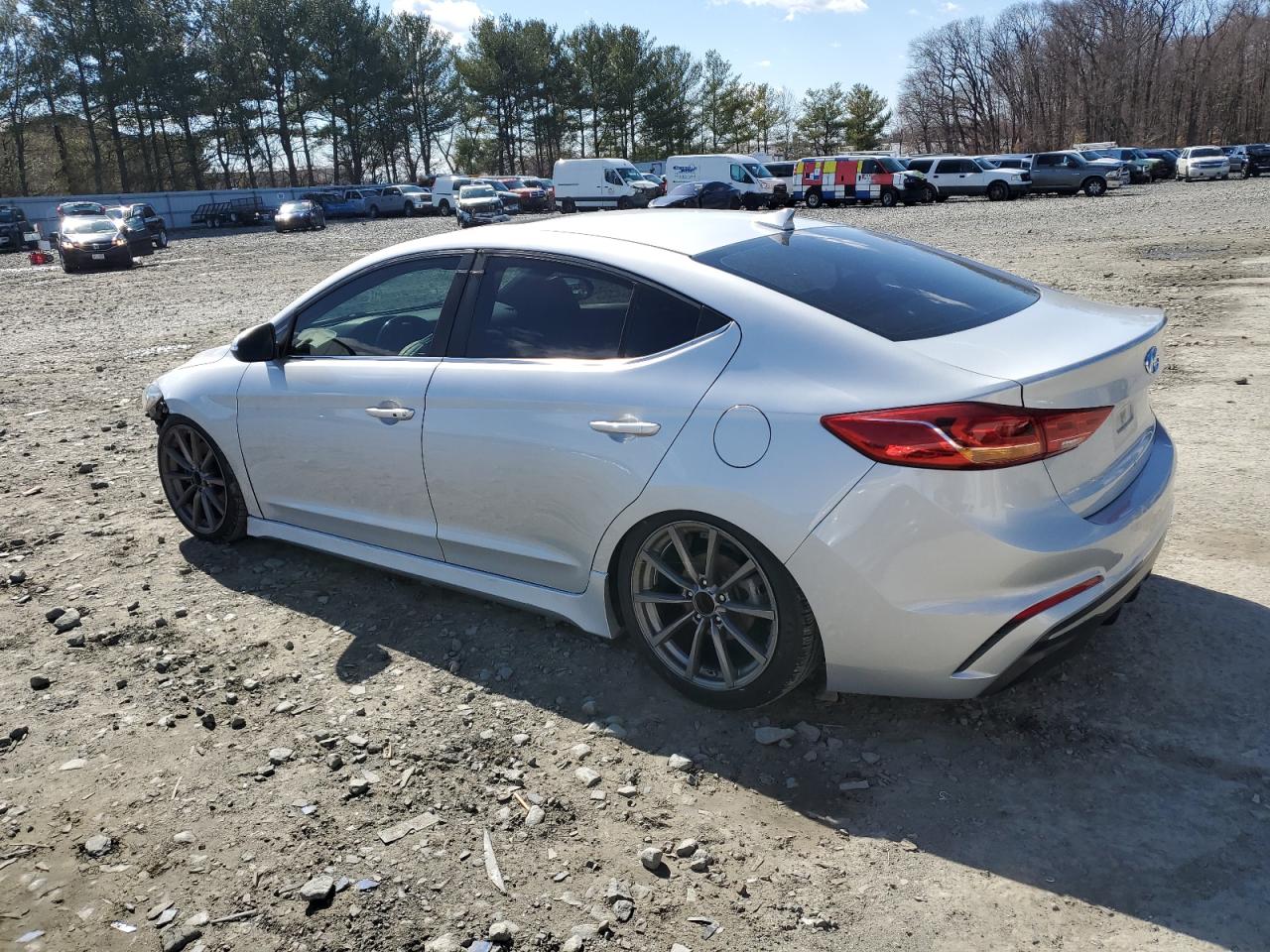 2018 Hyundai Elantra - Image 2
