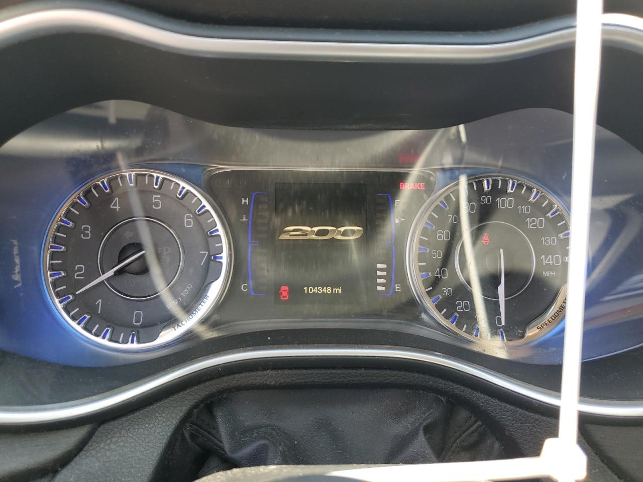 2015 Chrysler 200 - Image 9