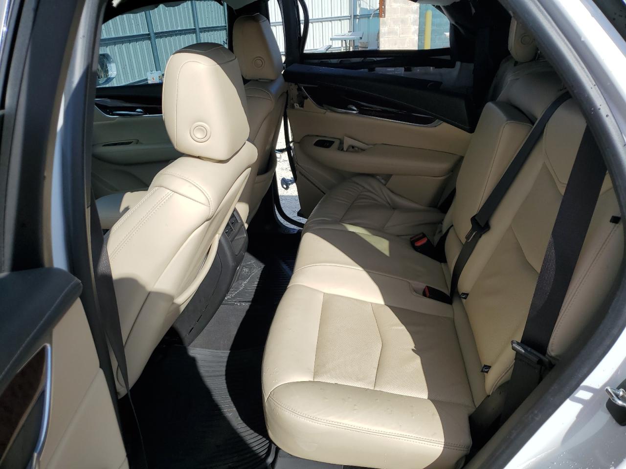 2018 Cadillac XT5 - Image 11