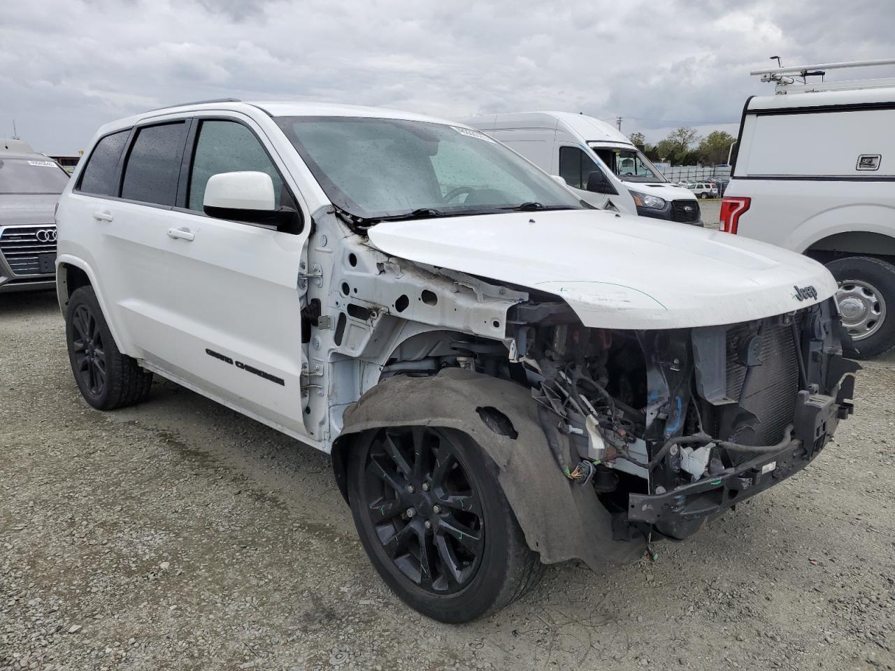 2017 Jeep Grand Cherokee - Image 4