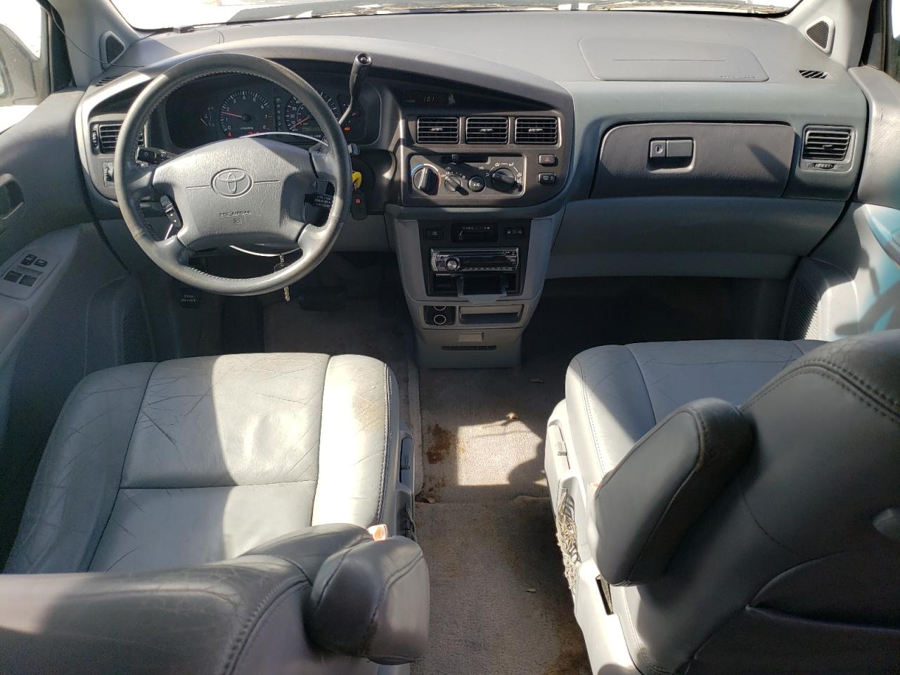 2000 Toyota Sienna - Image 8