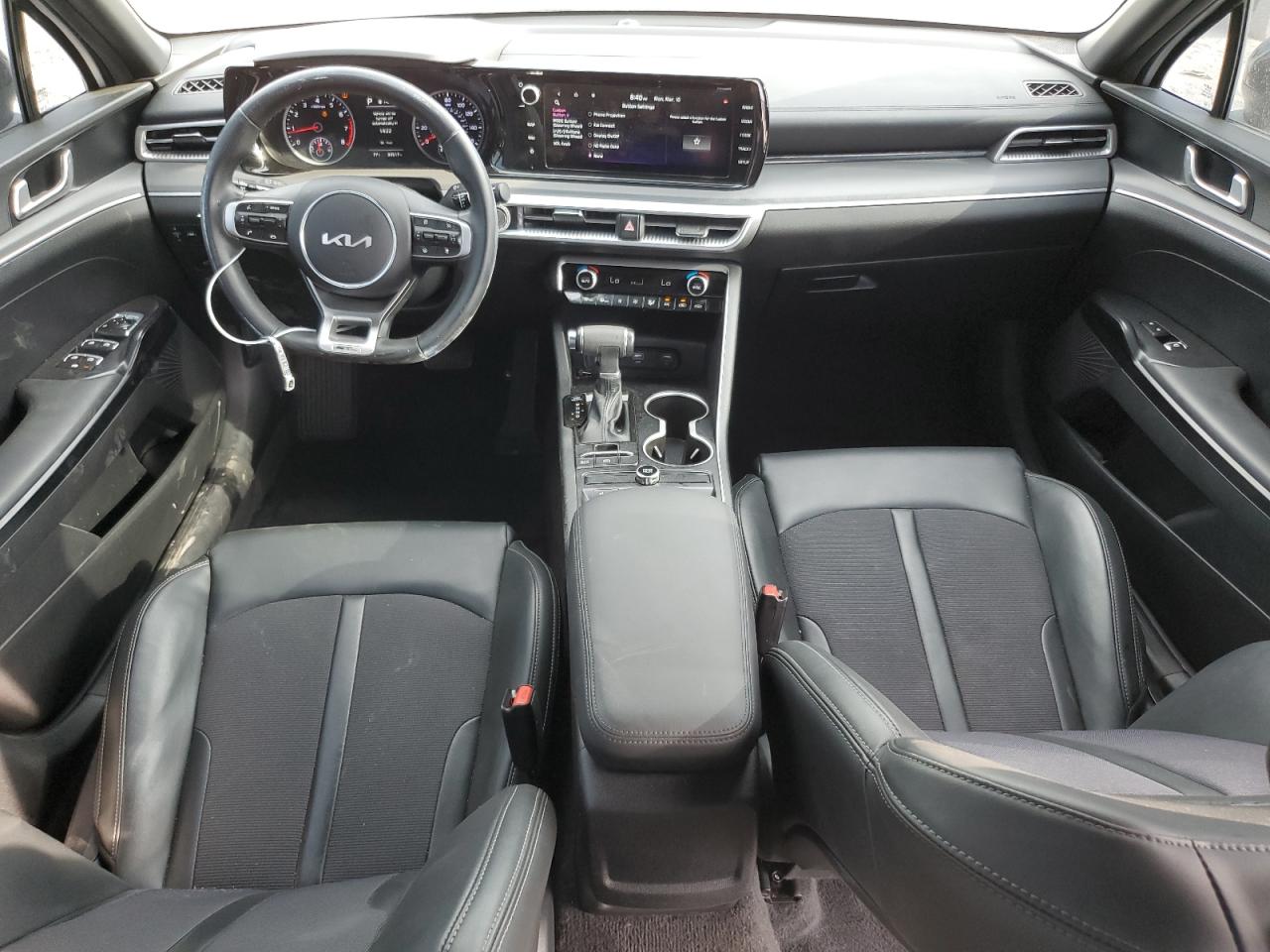 2023 Kia K5 - Image 8