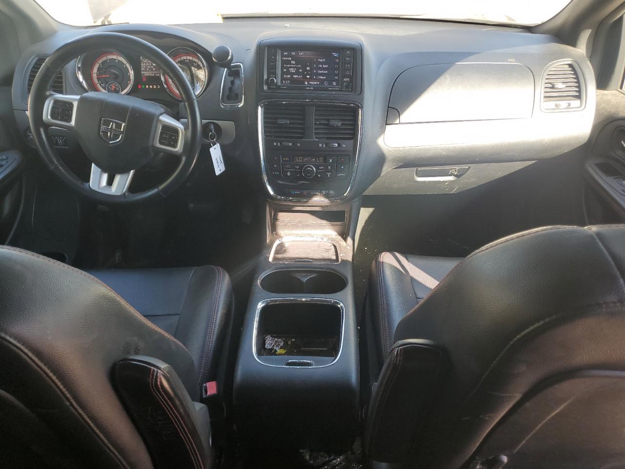 2019 Dodge Caravan - Image 8