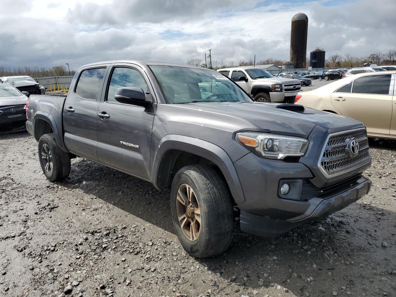 2017 Toyota Tacoma - Image 4