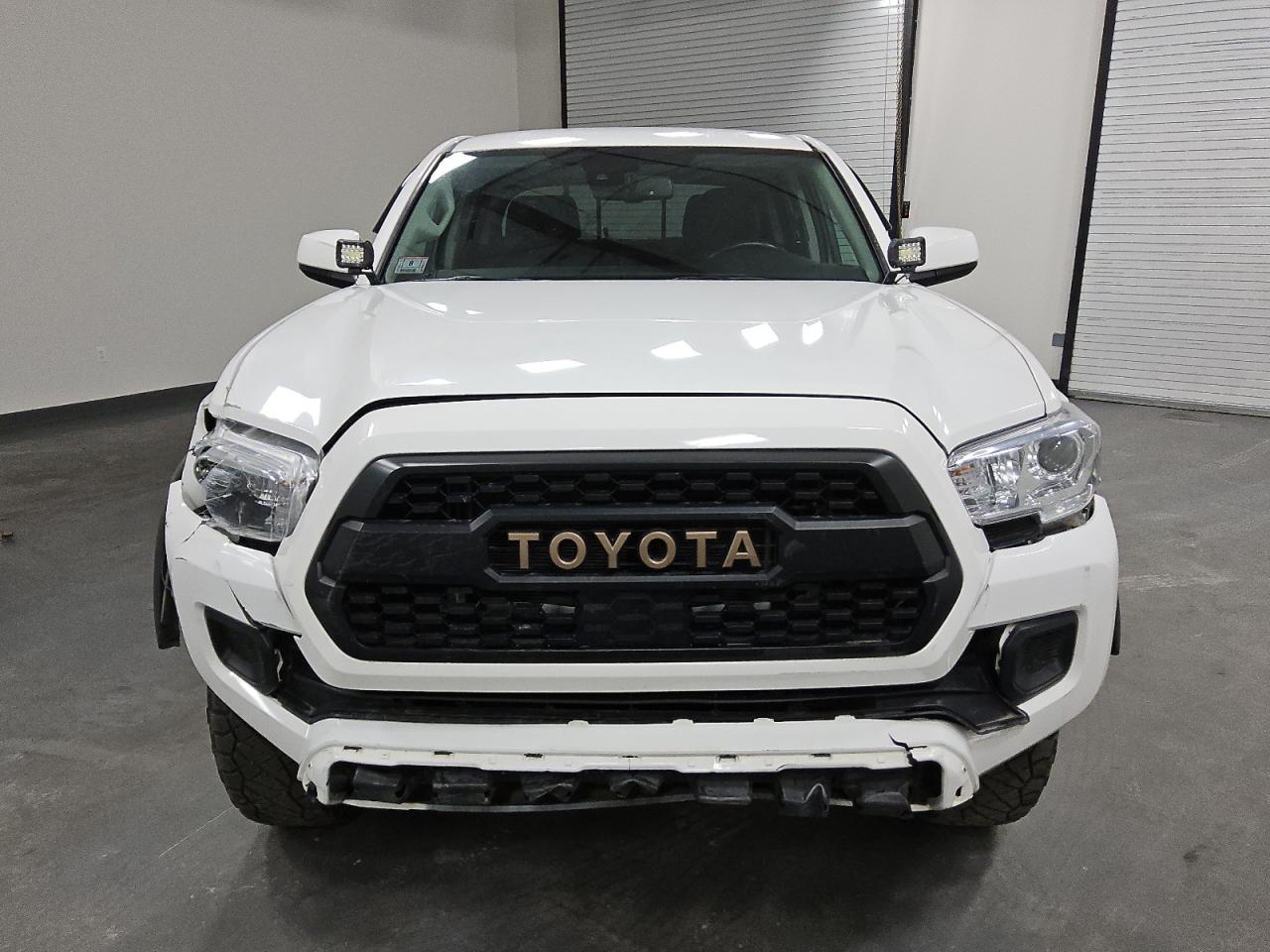 2022 Toyota Tacoma Double Cab продається в Assonet, MA - Front End