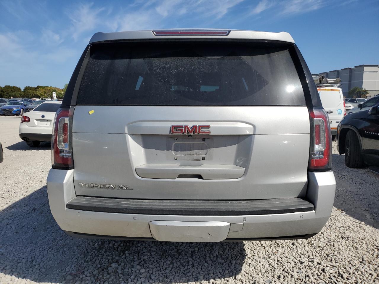 2016 GMC Yukon - Image 6
