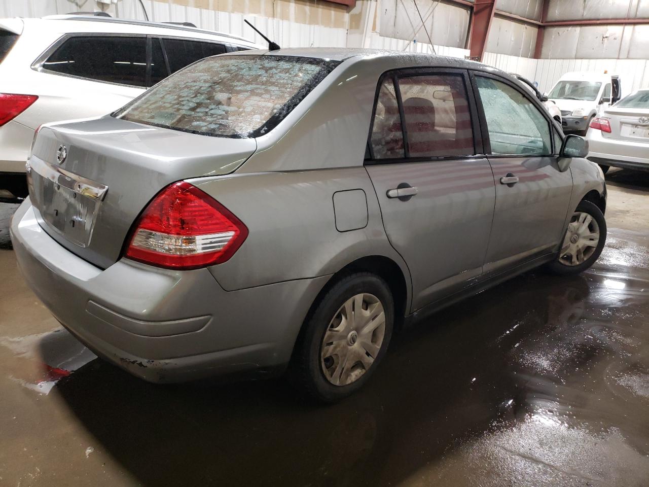 2011 Nissan Versa - Image 3
