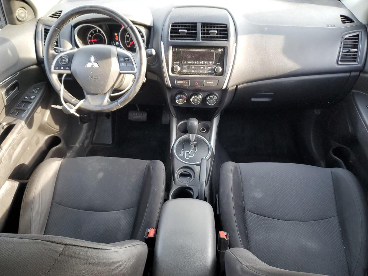 2014 Mitsubishi Outlander - Image 8