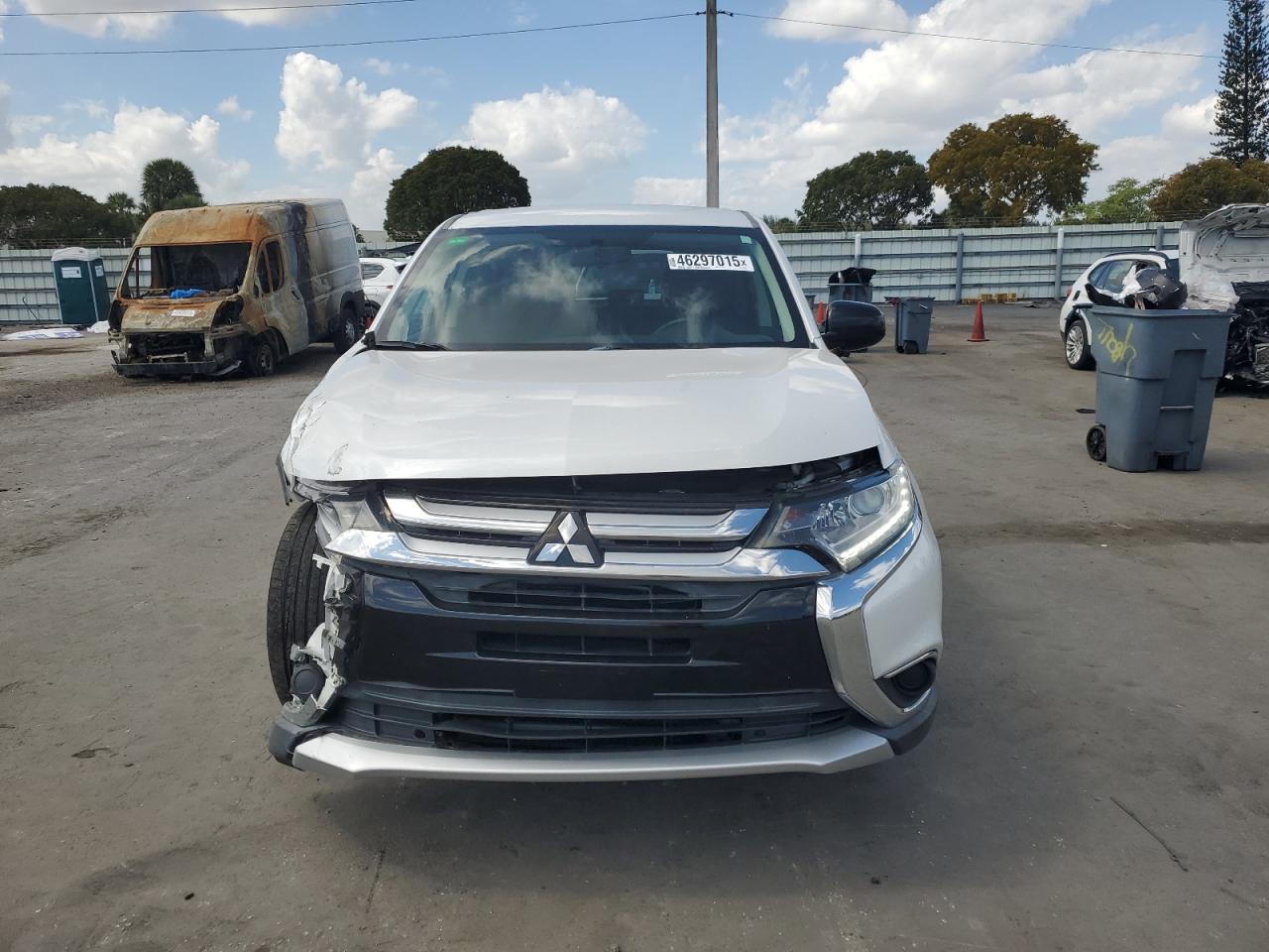 2017 Mitsubishi Outlander - Image 5