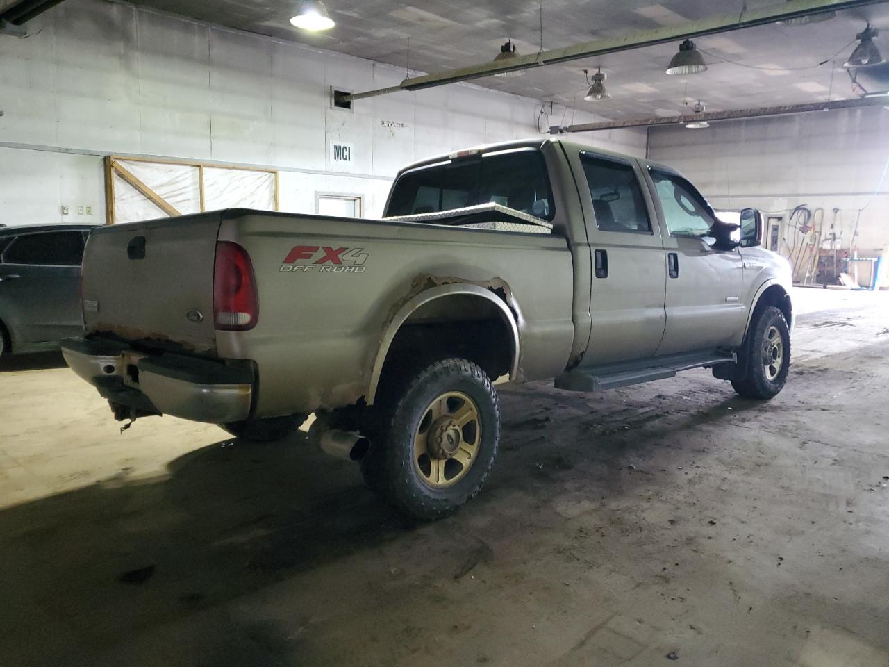 2006 Ford F350 - Image 3