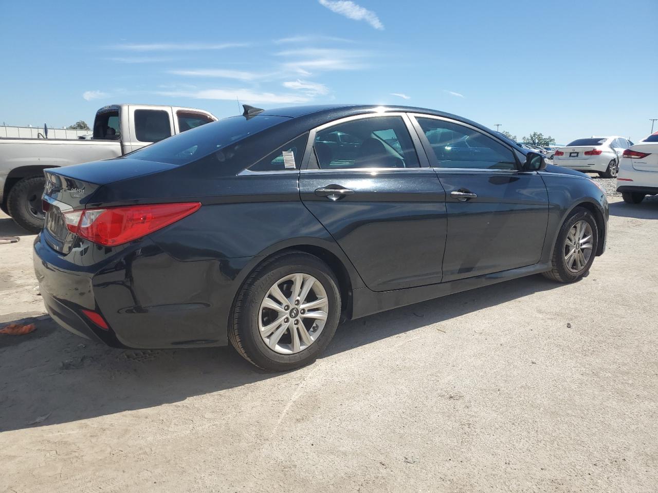 2014 Hyundai Sonata - Image 3