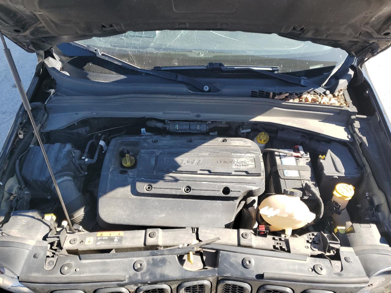 2017 Jeep Renegade - Image 12