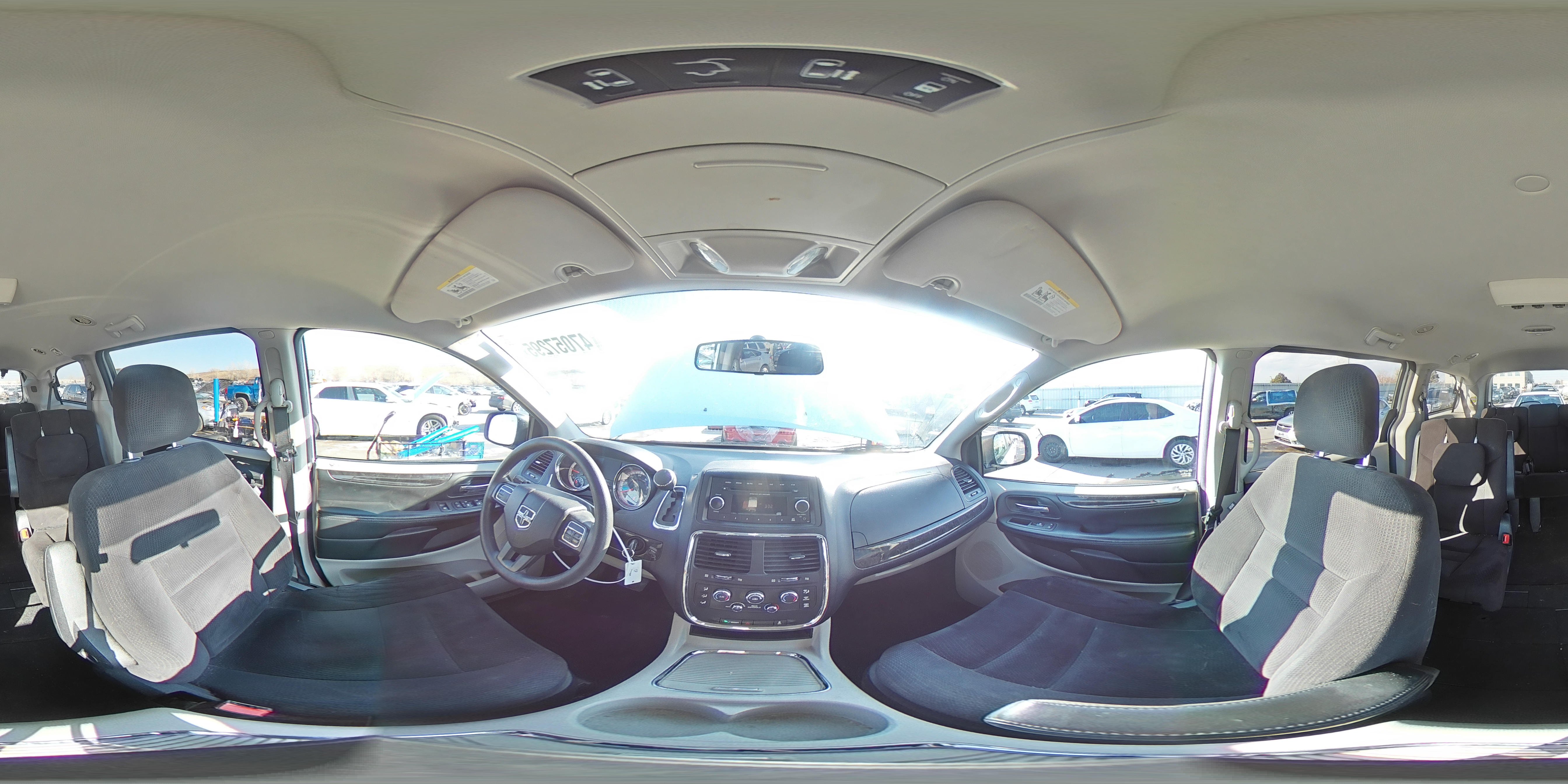 2014 Dodge Caravan - Image 15