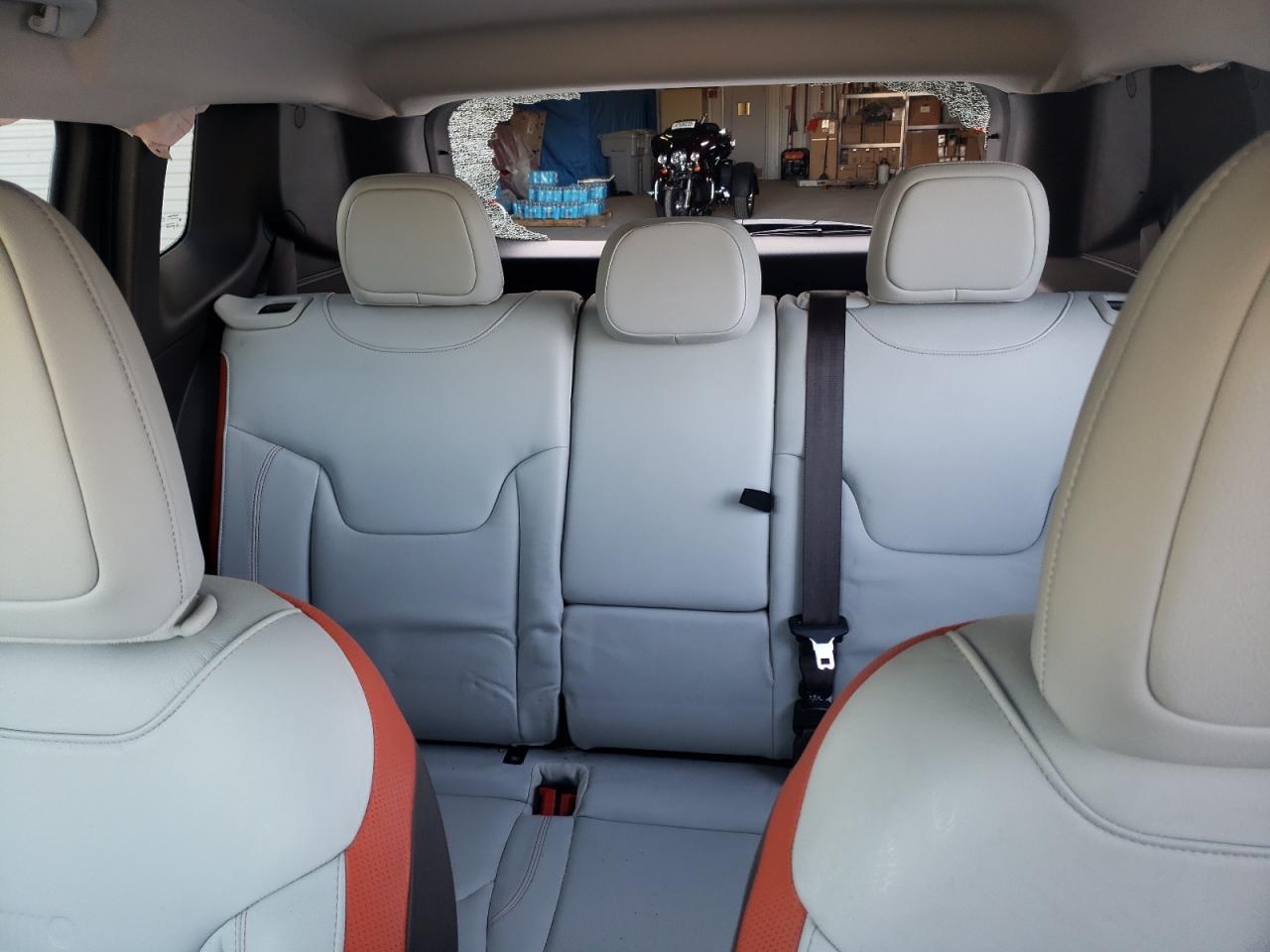 2015 Jeep Renegade - Image 10