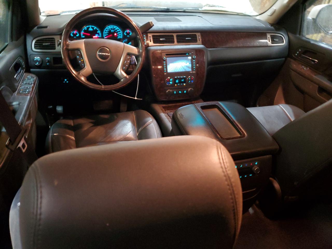 2013 GMC Yukon - Image 8