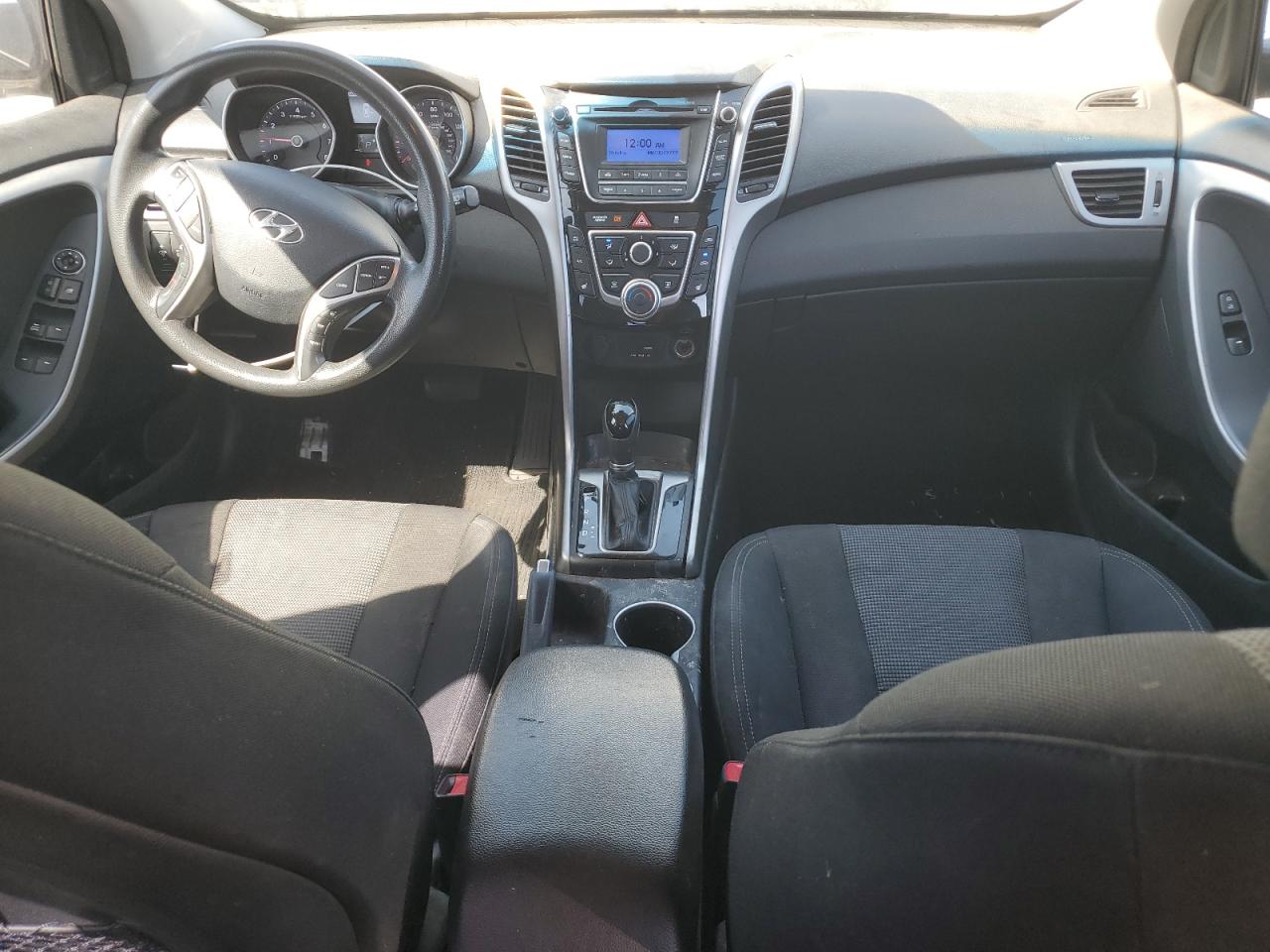 2016 Hyundai Elantra - Image 8