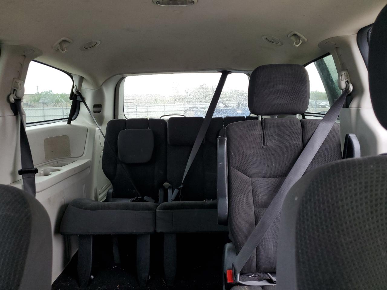 2019 Dodge Caravan - Image 10