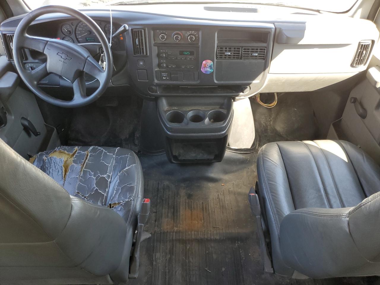 2007 Chevrolet Express - Image 8