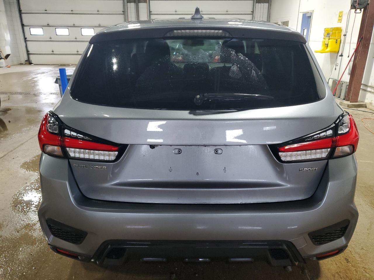 2020 Mitsubishi Outlander - Image 6