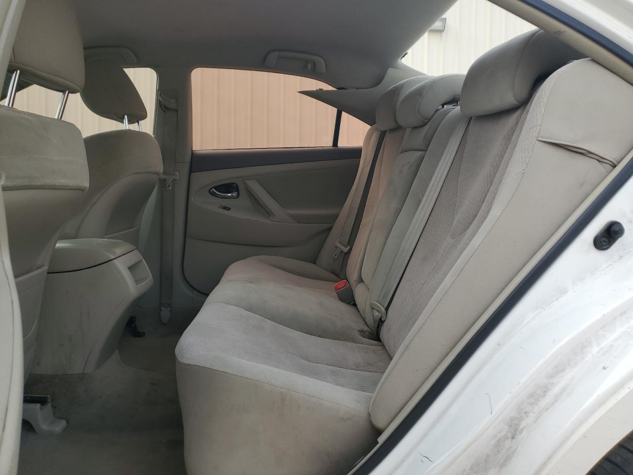 2011 Toyota Camry - Image 10