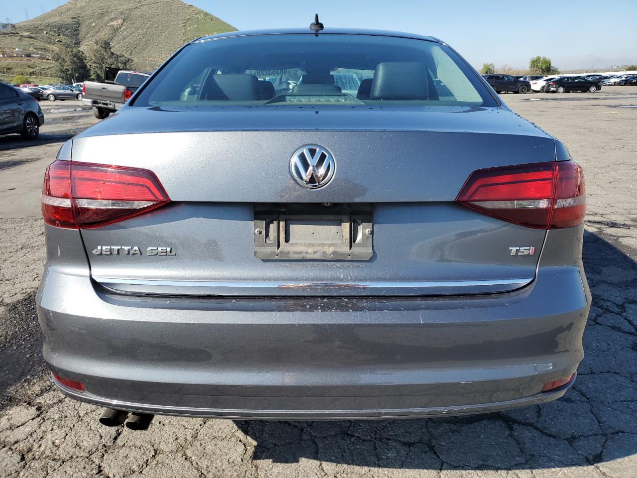 2017 Volkswagen Jetta - Image 6