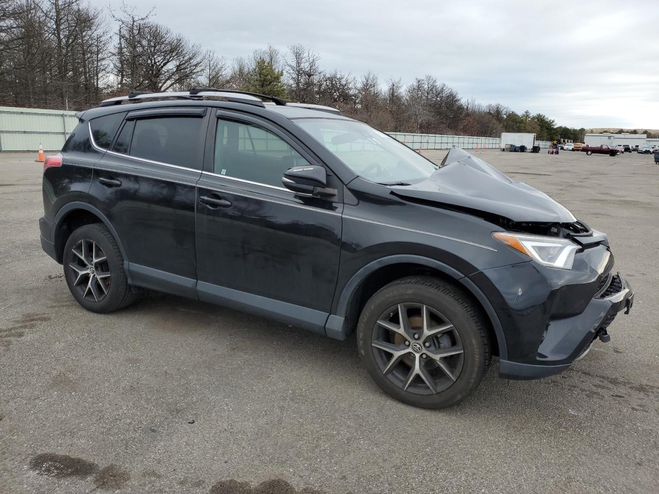 2017 Toyota RAV 4 - Image 4