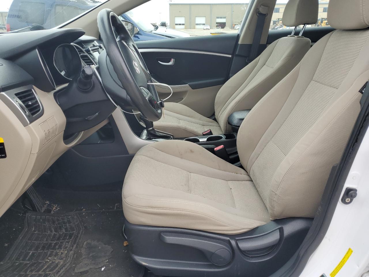 2015 Hyundai Elantra - Image 7