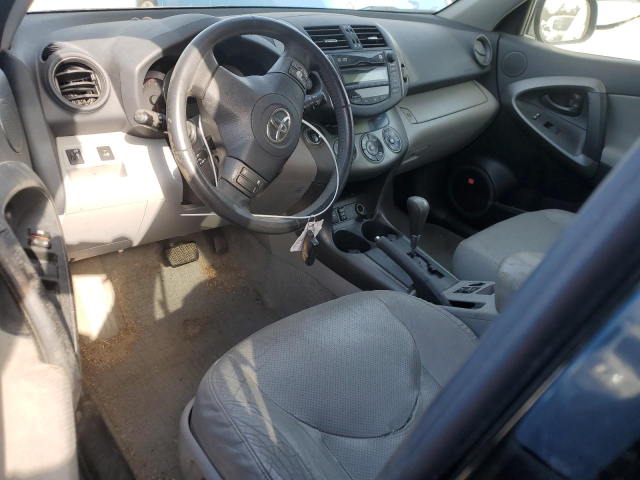 2011 Toyota RAV 4 - Image 8