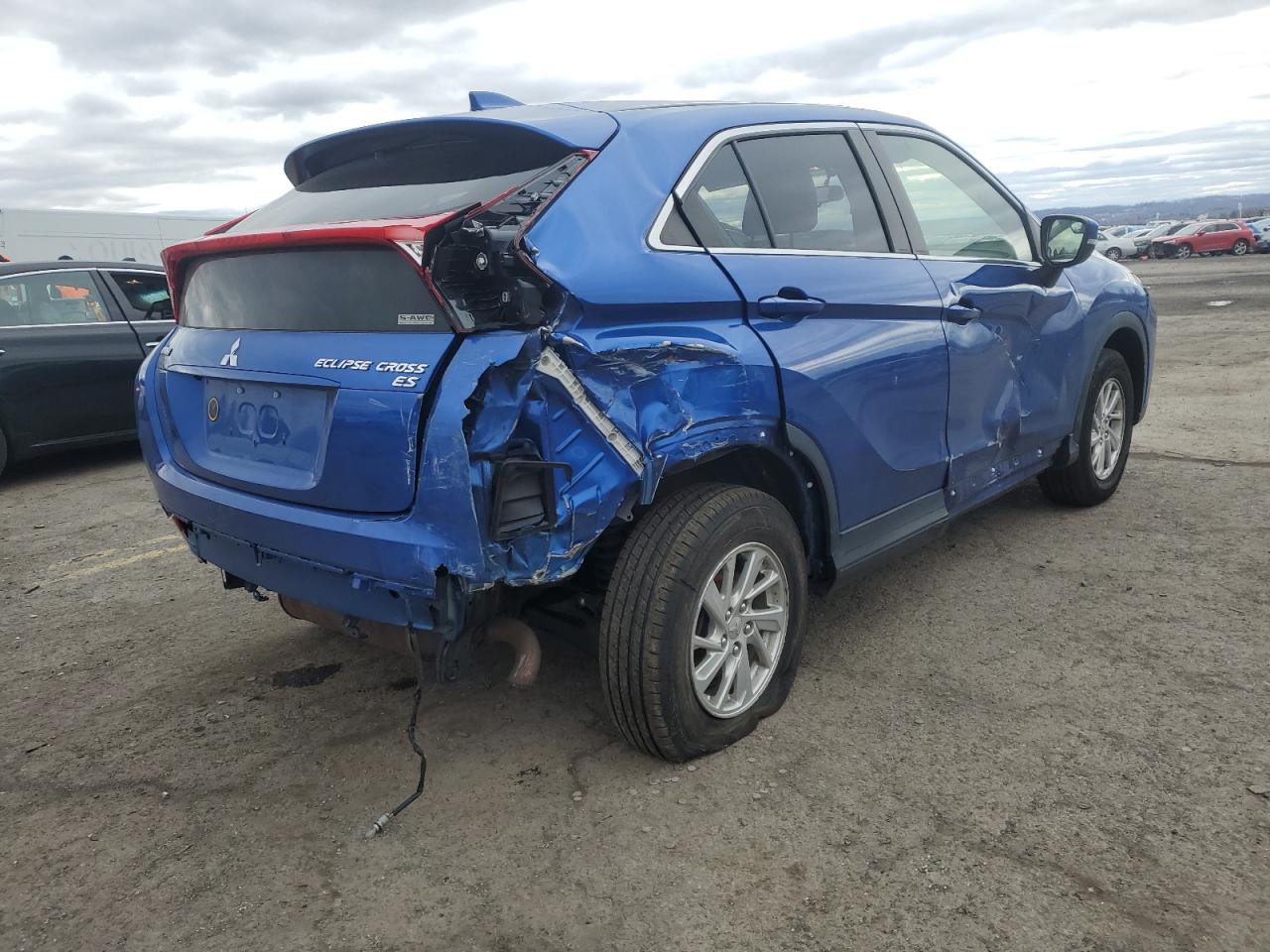 2019 Mitsubishi Eclipse - Image 3