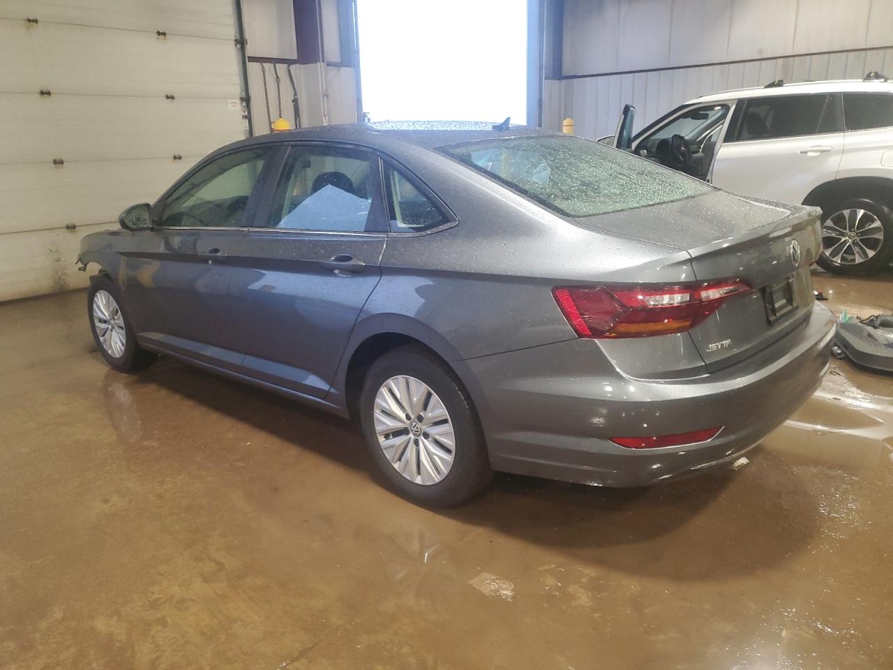 2019 Volkswagen Jetta - Image 2