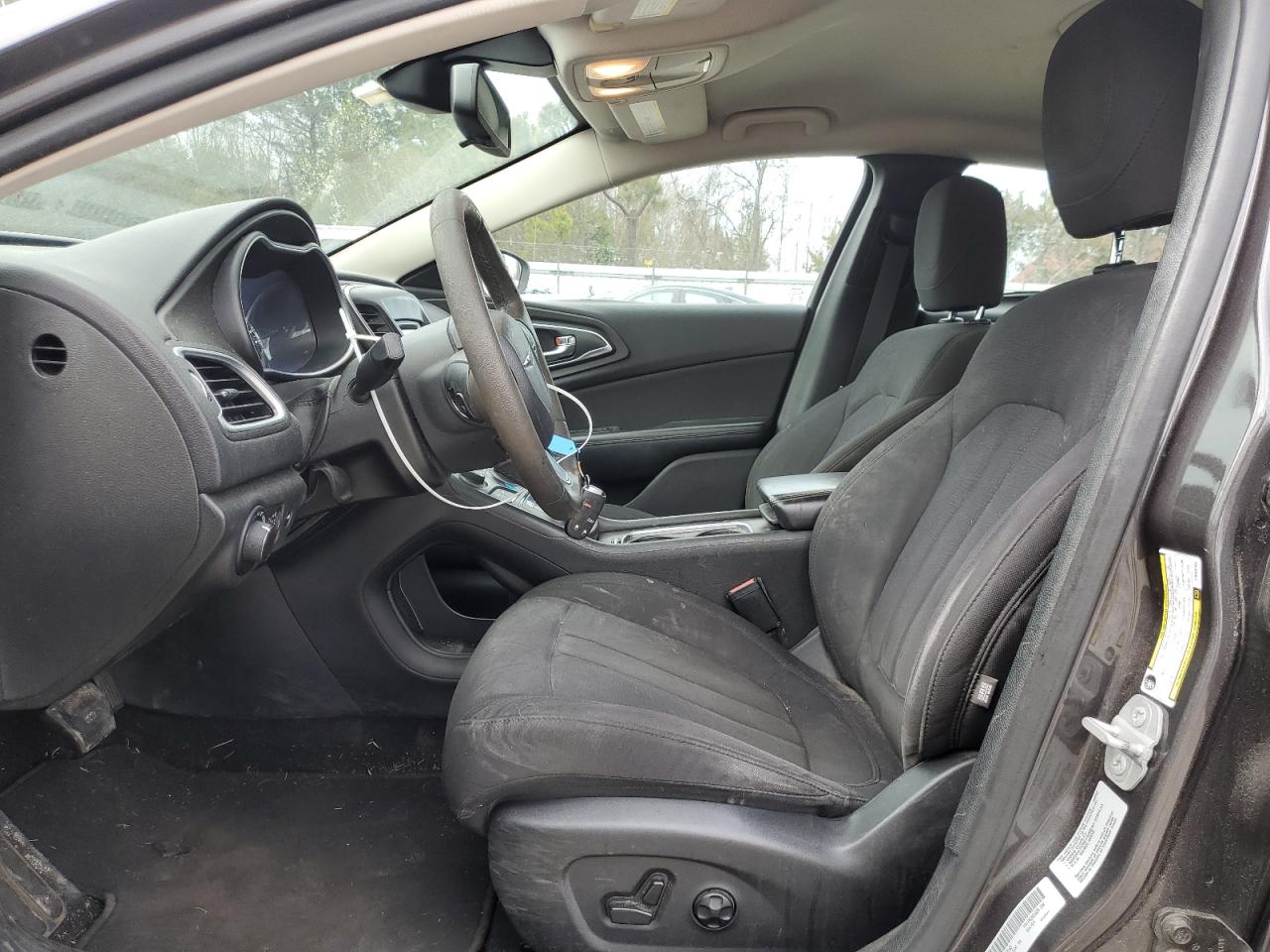 2015 Chrysler 200 - Image 7